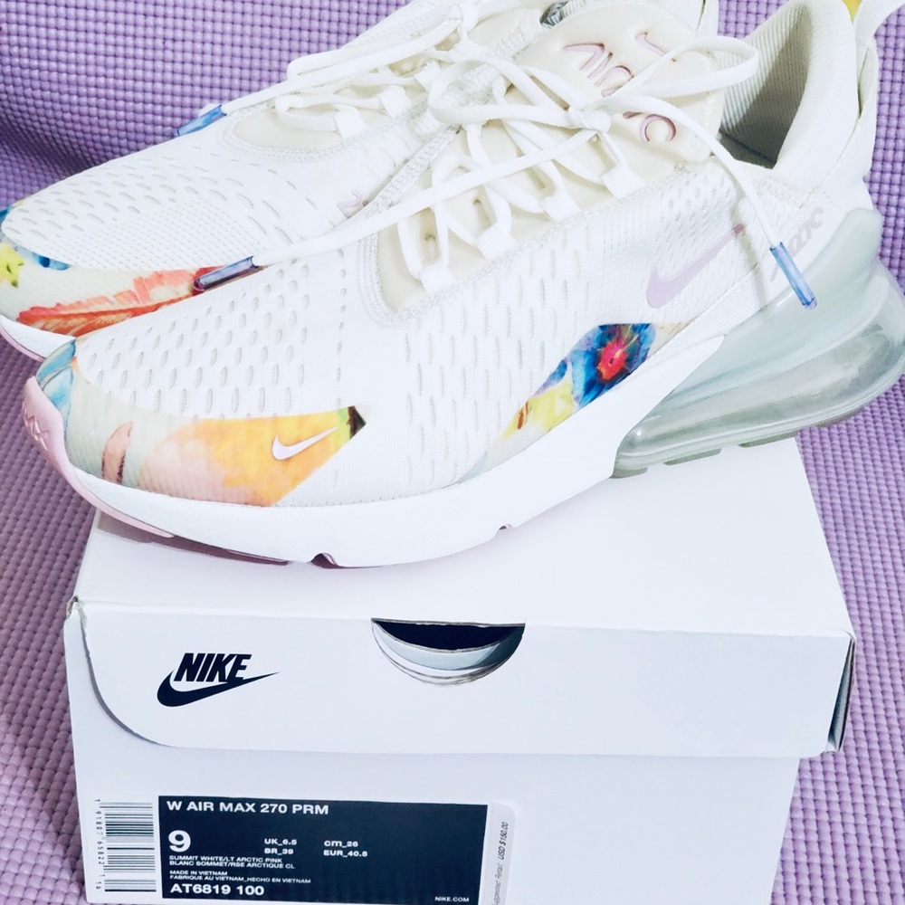 SOLD Nike Air Max 270's - Picture 1 of 12